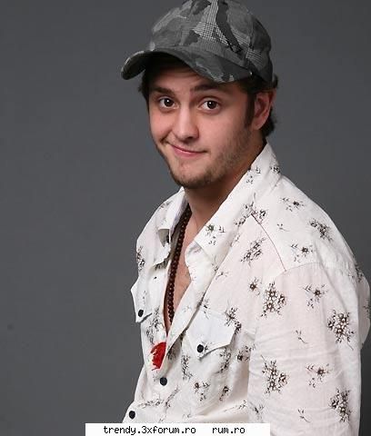 alexander luis casillas von uckermann (n. 21 octombrie 1986, ciudad de mexico) actor şi